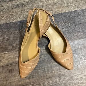 Naturalizer sandal, bone color, size 10 Womens, never worn.